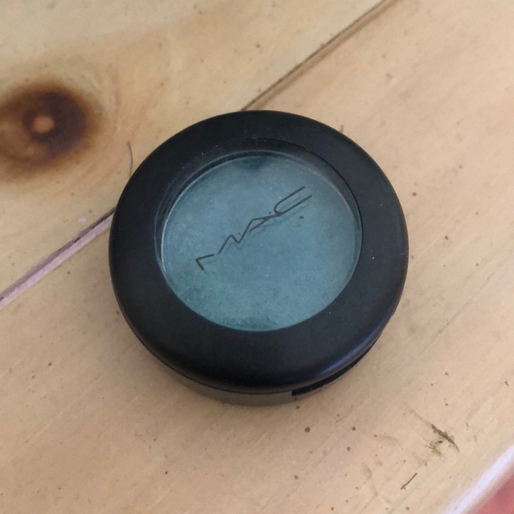 MAC: Blue Absinthe Frost Eye Shadow